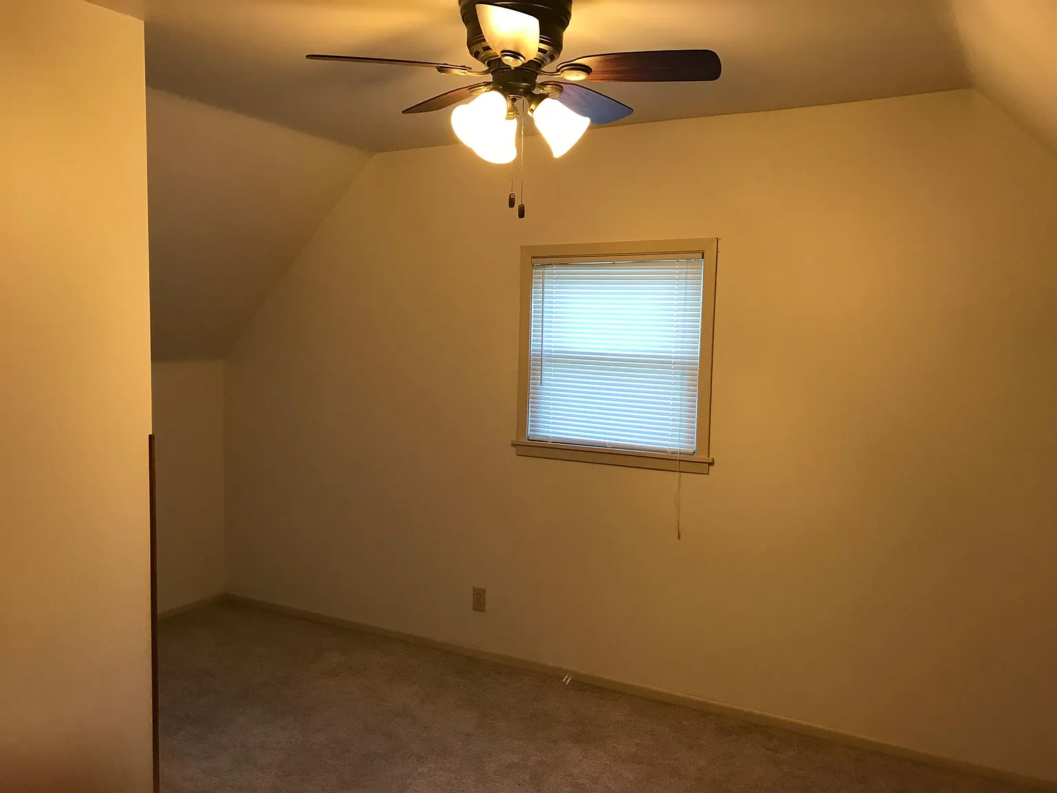 2 bed, 1.5 bath, 990 sqft, $1,350 — Photo 4