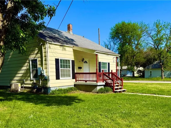 219 N Tower St, Nevada, MO 64772
