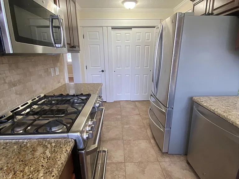 2518 W Madison Ave — Photo 5