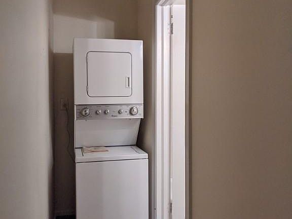 5th image of 215 Saint James Pl APT 3A