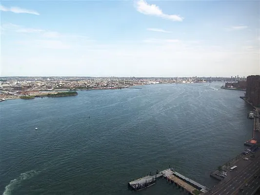 Rented by Luxury Habitat | media 34