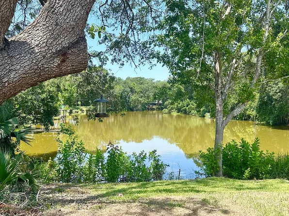 335 Vincent Dr, Mount Dora, FL 32757