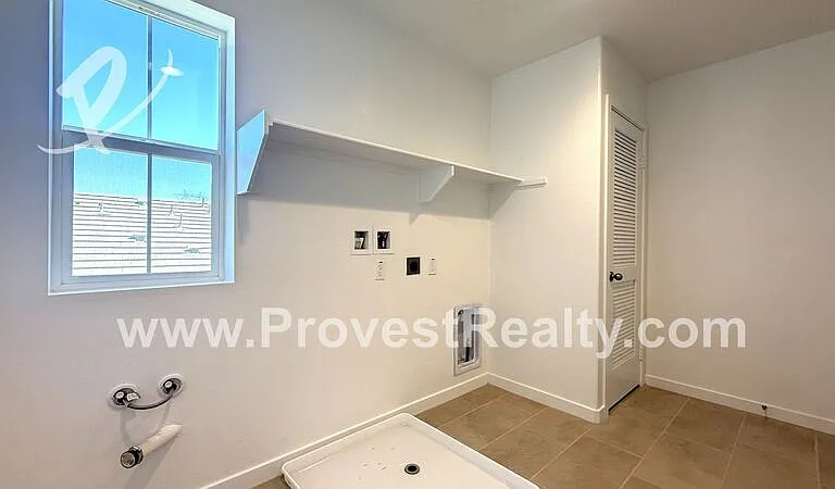 8792 Newcastle Ave — Photo 22
