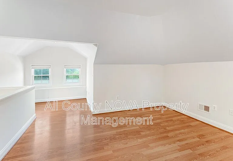 8753 Signal Hill Rd #3 — Photo 22