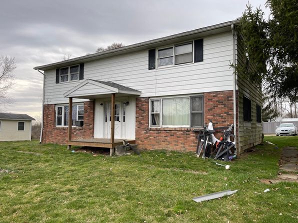 6285 Dresden Rd #B, Zanesville, OH 43701
