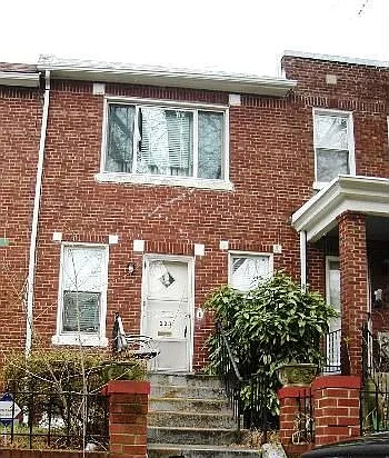 223 Cromwell Ter NE photo 1