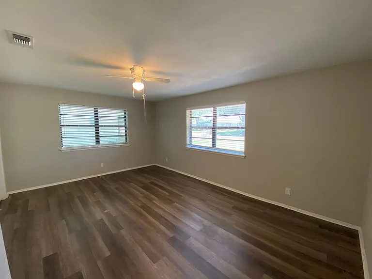 5218 Green Valley Trl — Photo 12