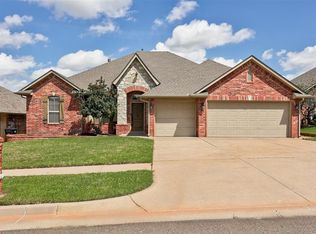 2641 SE 7th St, Moore, OK 73160