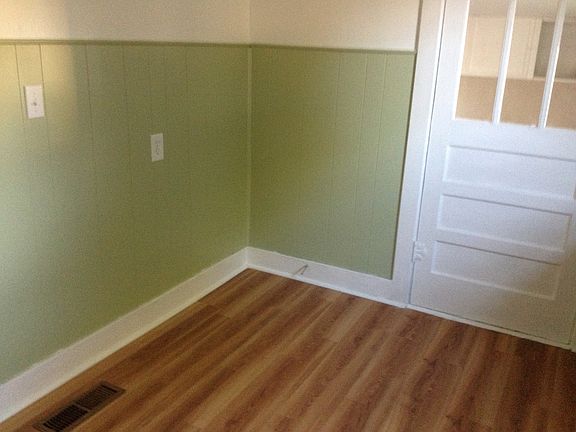 4th image of 308 E 9th St