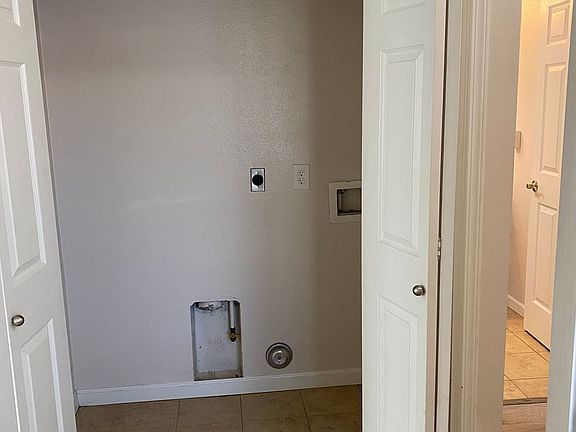 39596196_large_12312024