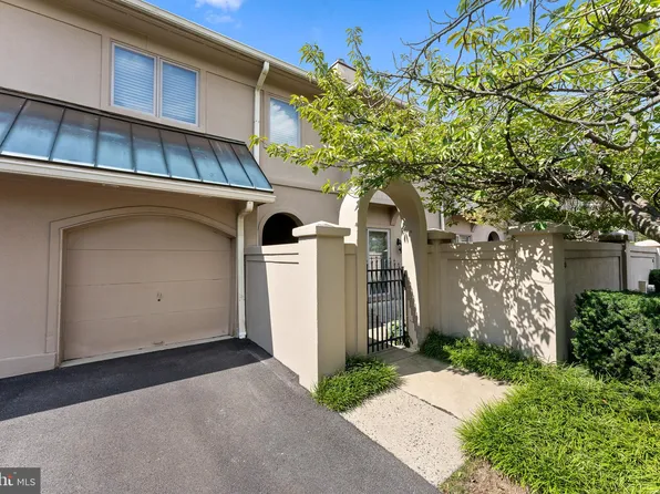 836 Lindy Ln, Bala Cynwyd, PA 19004