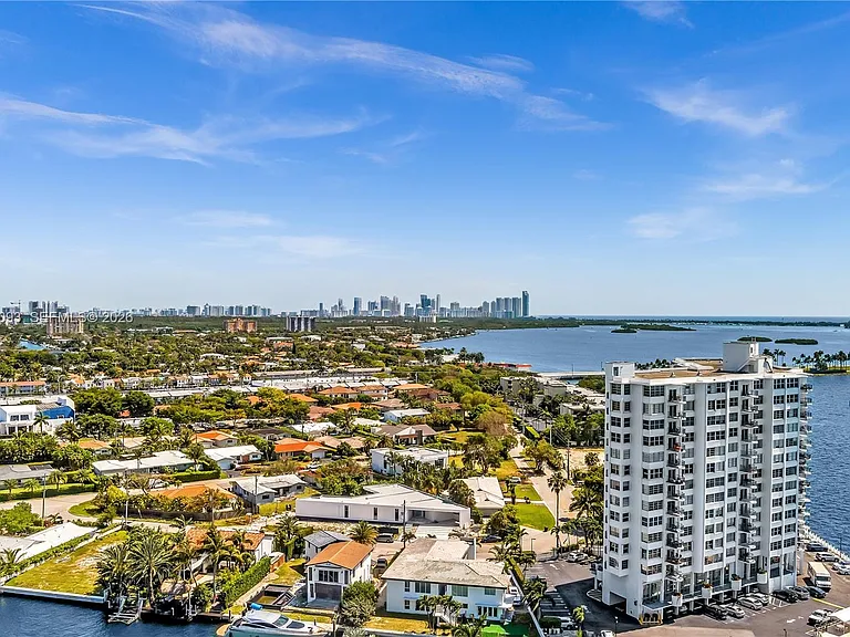 11900 N Bayshore Dr #206 — Photo 19