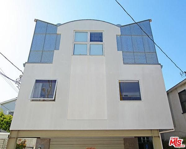1st image of 428 Carroll Canal Ct