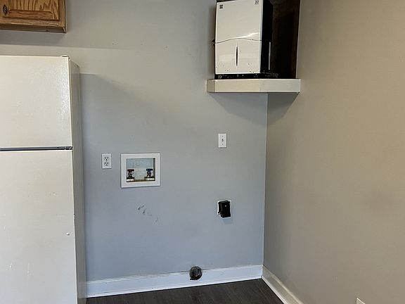 4th image of 112 Sweetland Dr #4