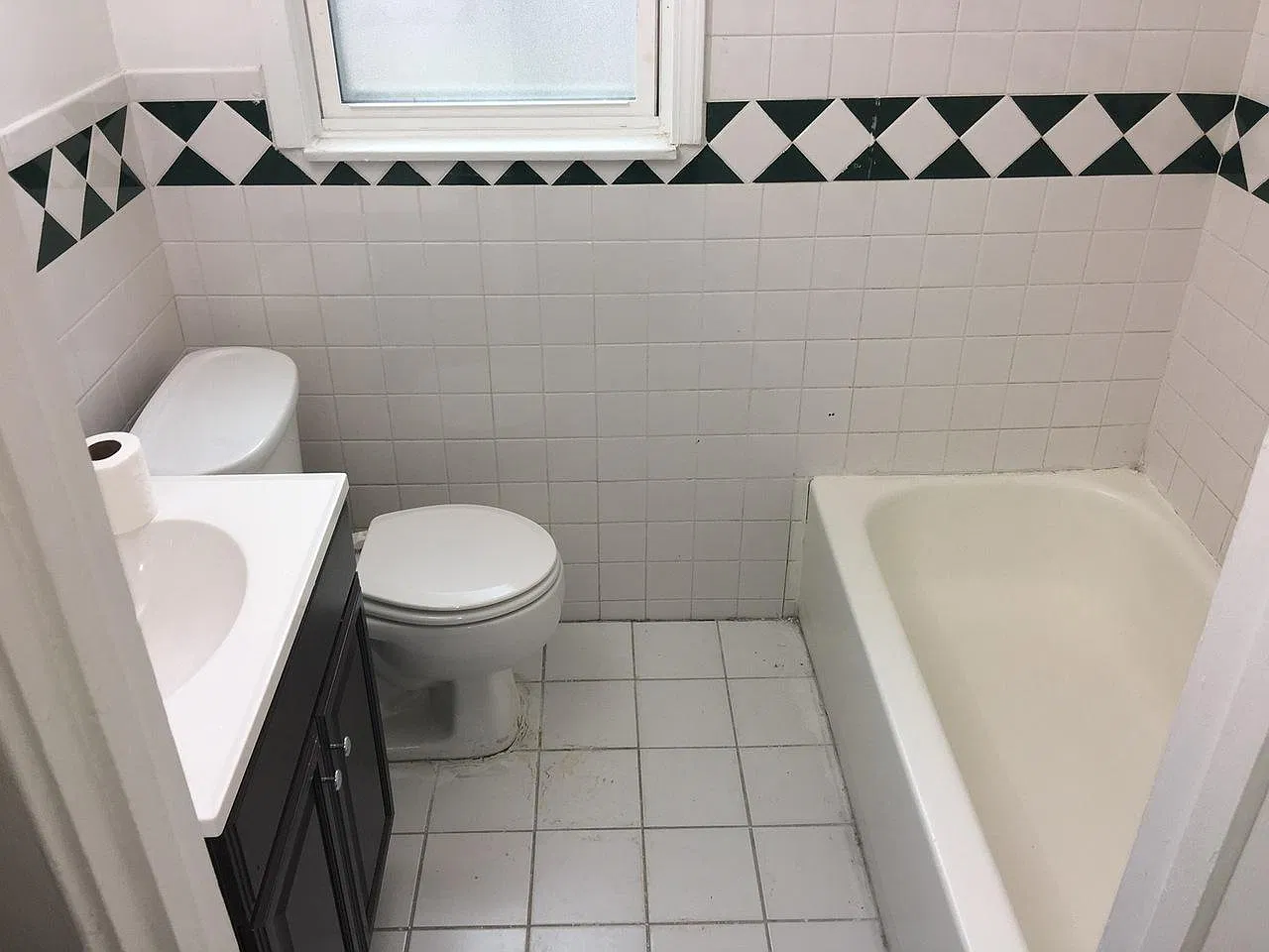 3 bed, 1.5 bath, 1200 sqft, $2,190 — Photo 3