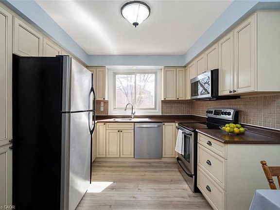 3rd image of 121 Morgan Ave #7
