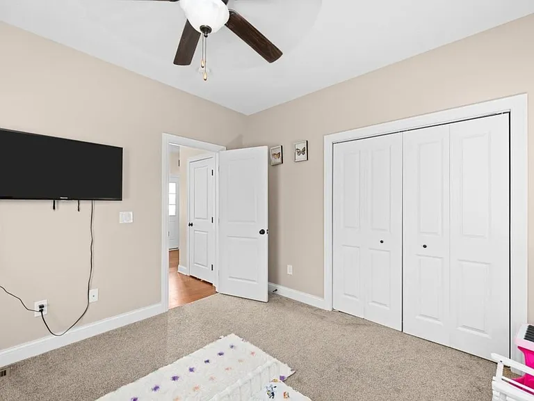 67 Cobblestone Ln — Photo 12