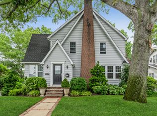 100 Commonwealth Ave, Merrick, NY 11566