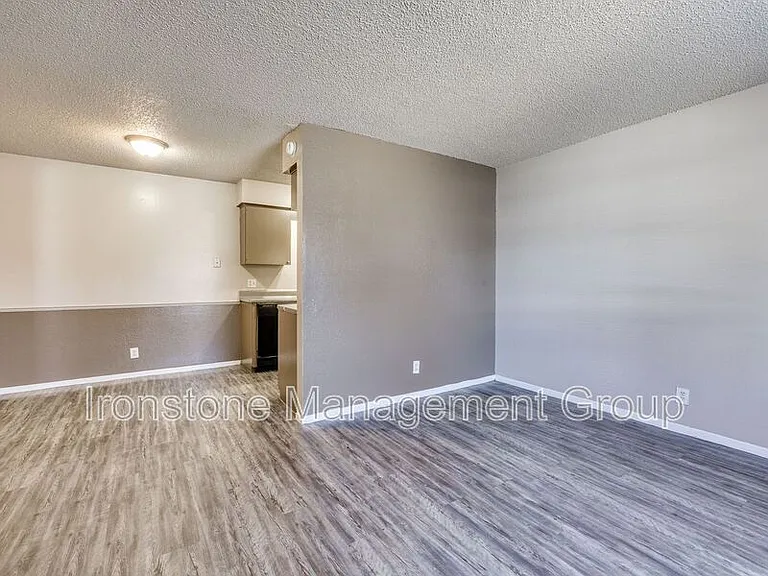 4659 S Darlington Ave #2-M — Photo 4