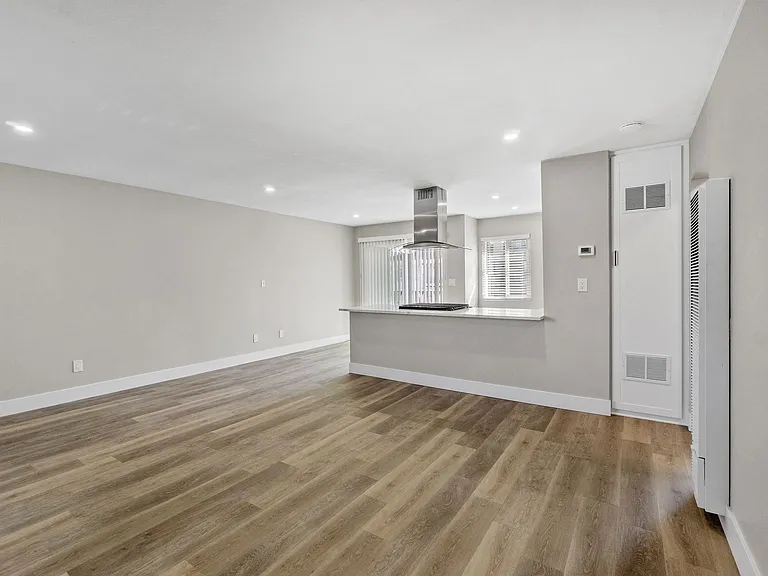 Ocean Breeze Terrace — Photo 25