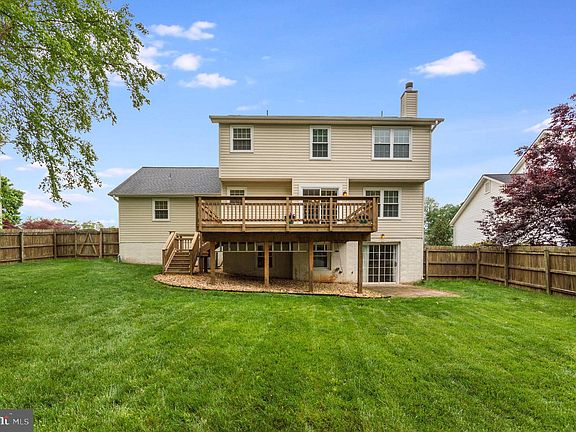 4th image of 8 Whitestone Dr