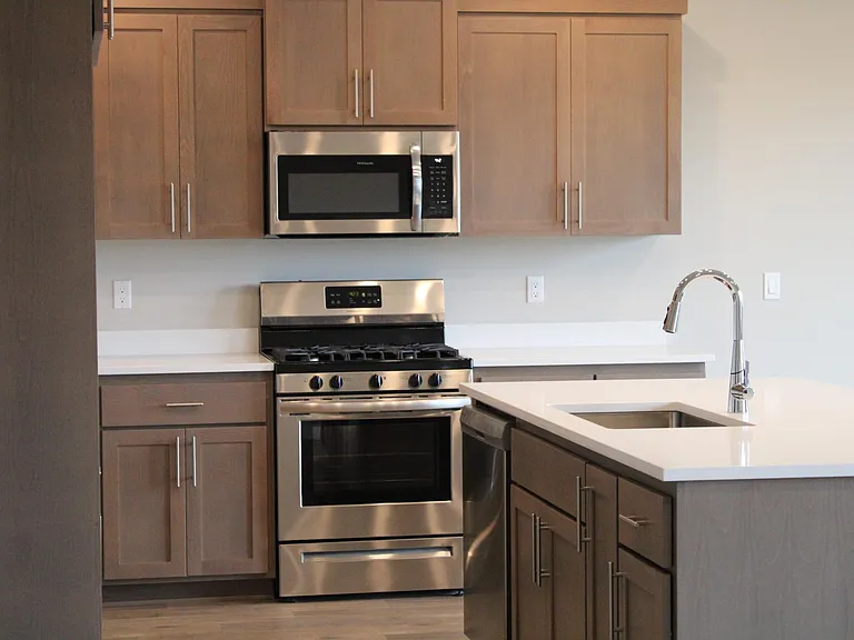 2724 Alina Dr — Photo 3