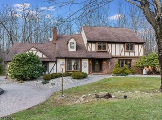 94 E Springtown Rd, Long Valley, NJ 07853