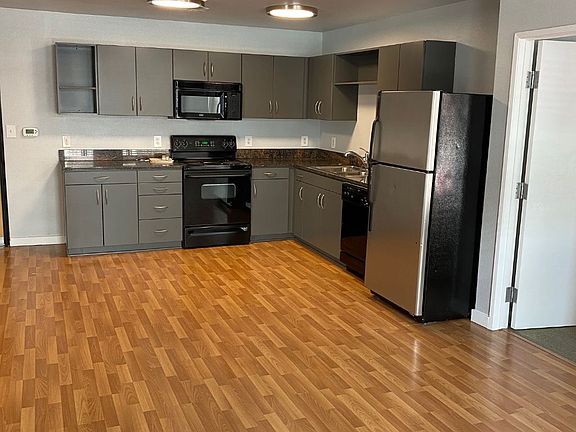 3rd image of 777 6th Ave Unit 423