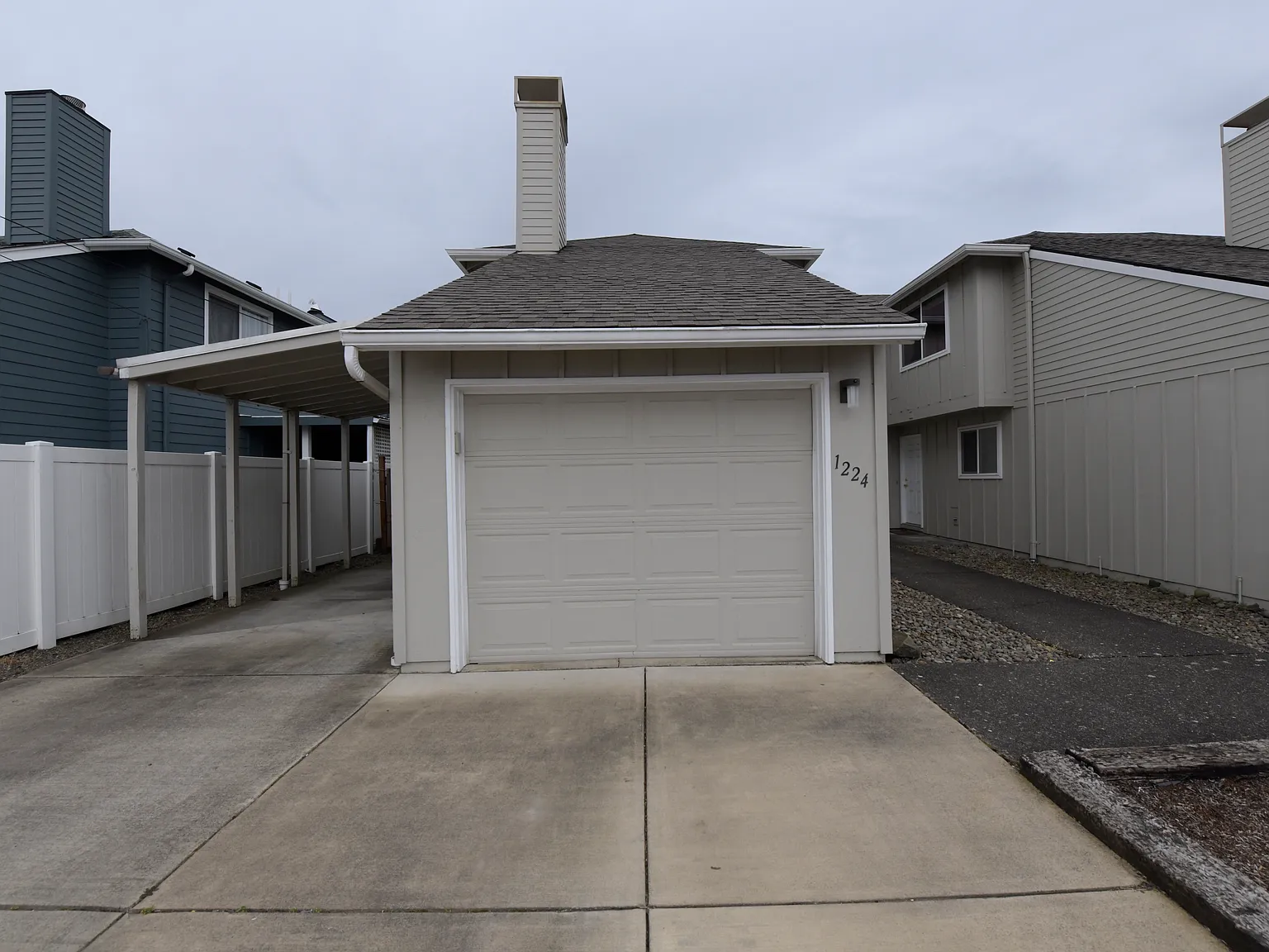 3 bed, 1.5 bath, 1150 sqft, $2,000 — Photo 2