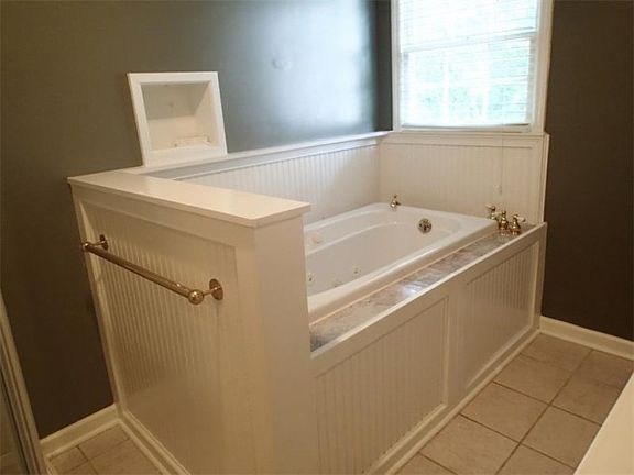 5th image of 4324 Keheley Lake Ct NE