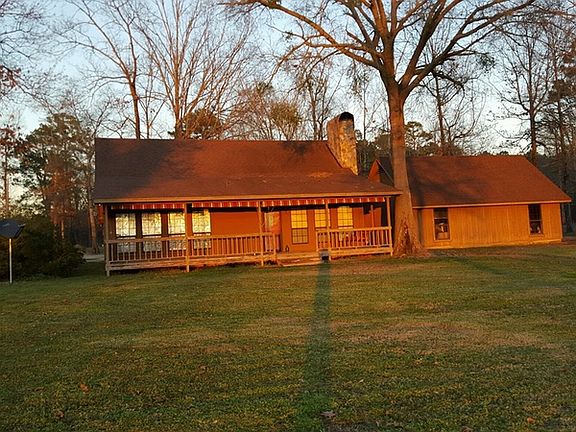 2nd image of 860 Woodlake Dr