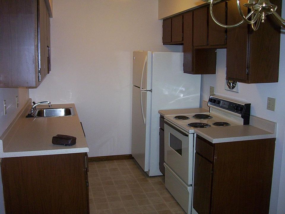 1st image of 450 Old Orchard Dr APT 08