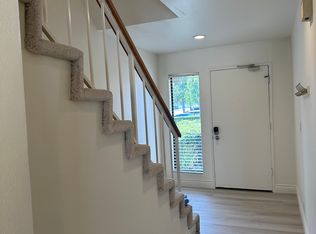 618 Artisan Rd, Thousand Oaks, CA 91320
