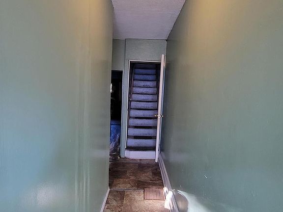 5th image of 813 W Birch St