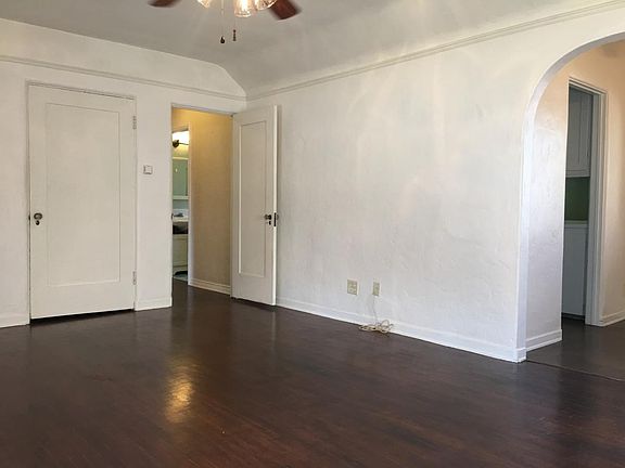 4th image of 305 N Valencia Pl