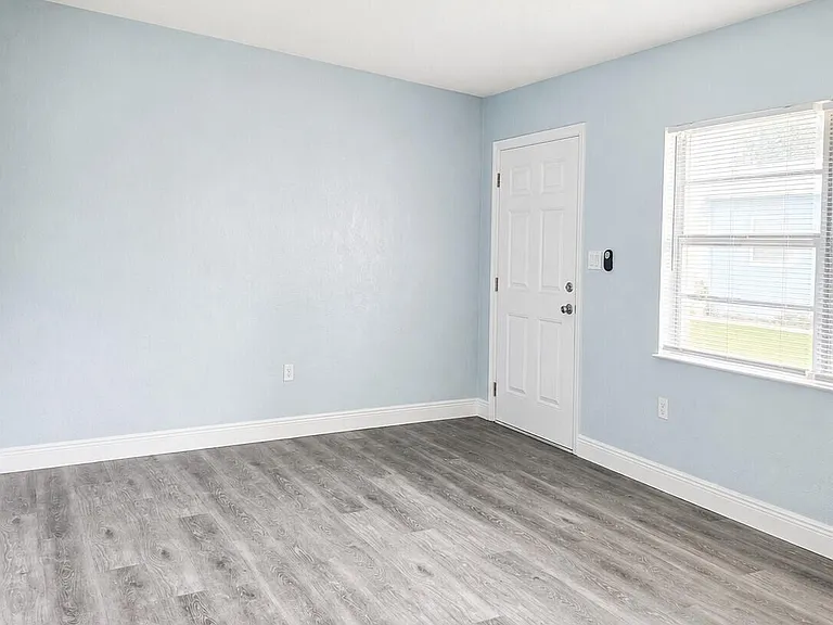 135 Roosevelt Ave #135C — Photo 6
