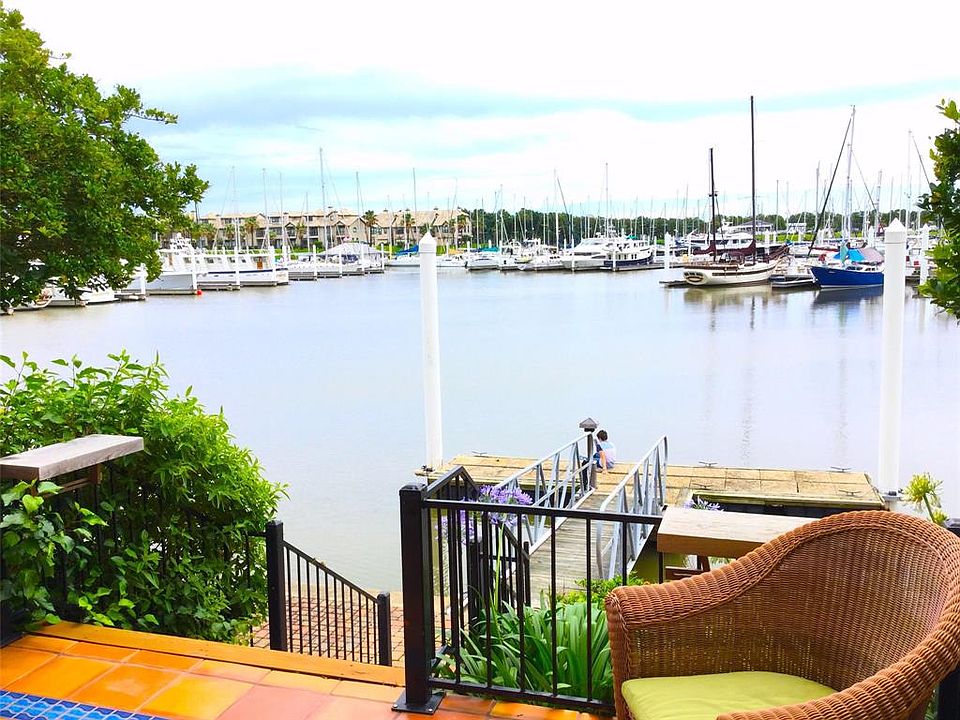 1st image of 307 Harborside Cir