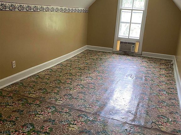 2nd image of 506 N Congress St