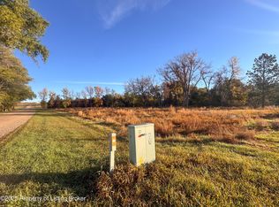 Street E, Dickinson, ND 58601