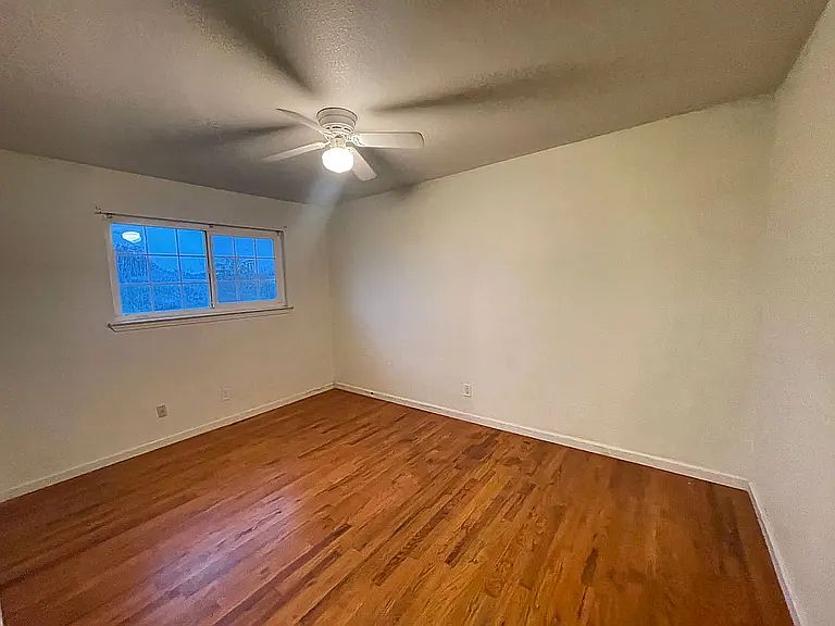 2nd image of 195 Oliver Dr #1