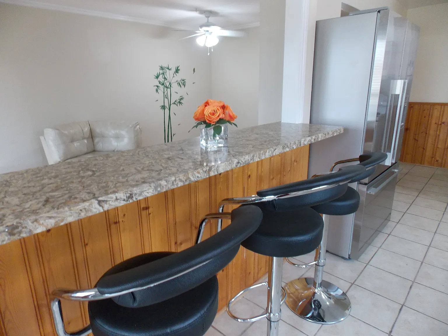 3 bed, 1240 sqft, $2,350 — Photo 4