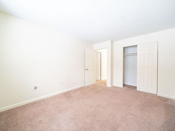 3rd image of 1 Charleston Ave APT 14