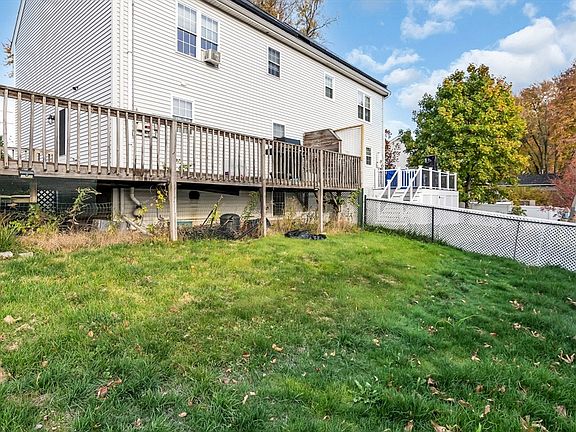 5th image of 14 Gilford St Unit 14