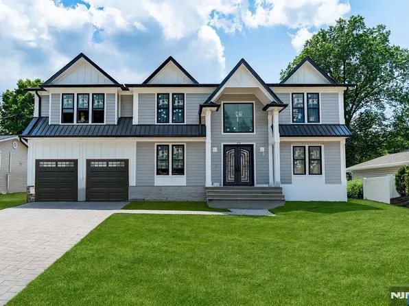 273 Van Saun Dr, River Edge, NJ 07661