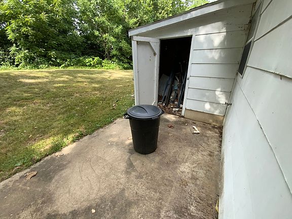 4th image of 4405-4411 W Ludwick Blvd