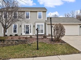147 Manchester DRIVE, Waukesha, WI 53188