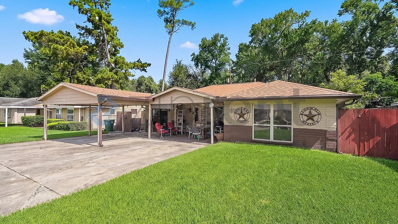 4 bed, 1.5 bath, 1475 sqft, $2,529 — Photo 1