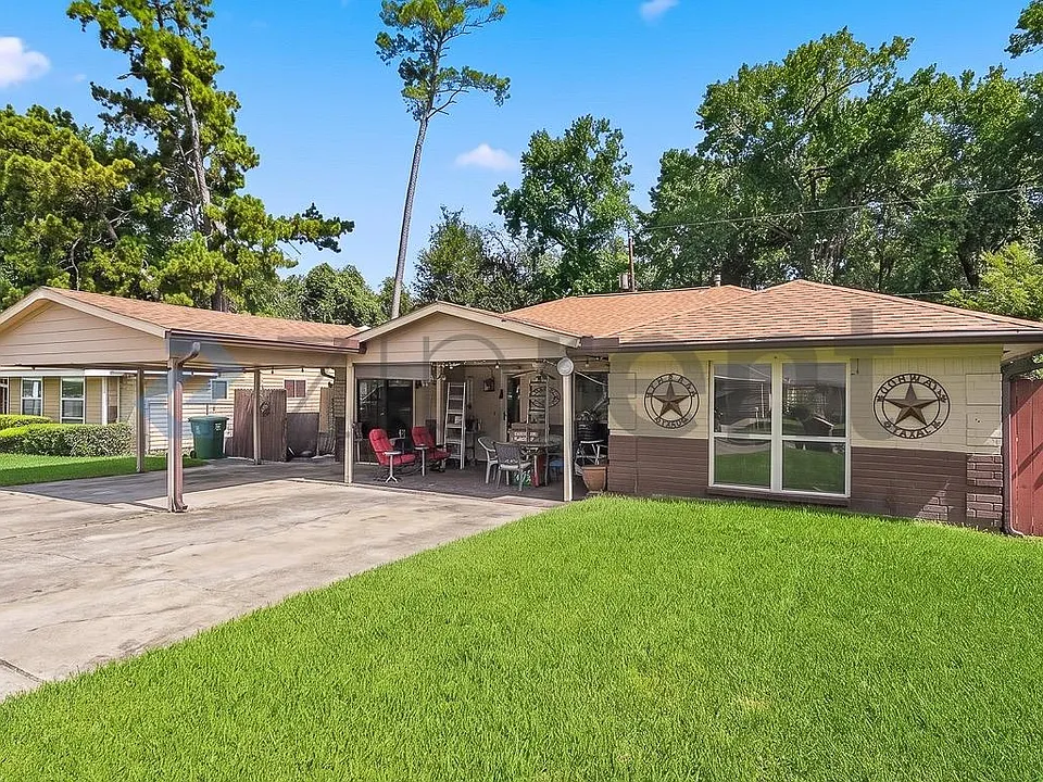 1218 W Donovan St