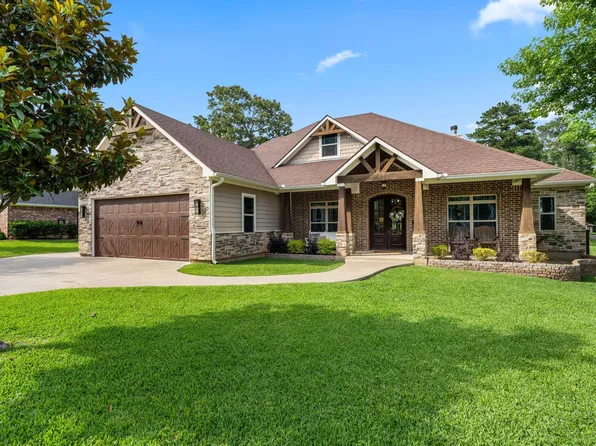 636 W Lake Dr, Livingston, TX 77351