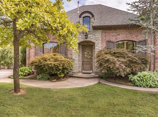 2108 Woodcrest Ln, Edmond, OK 73034